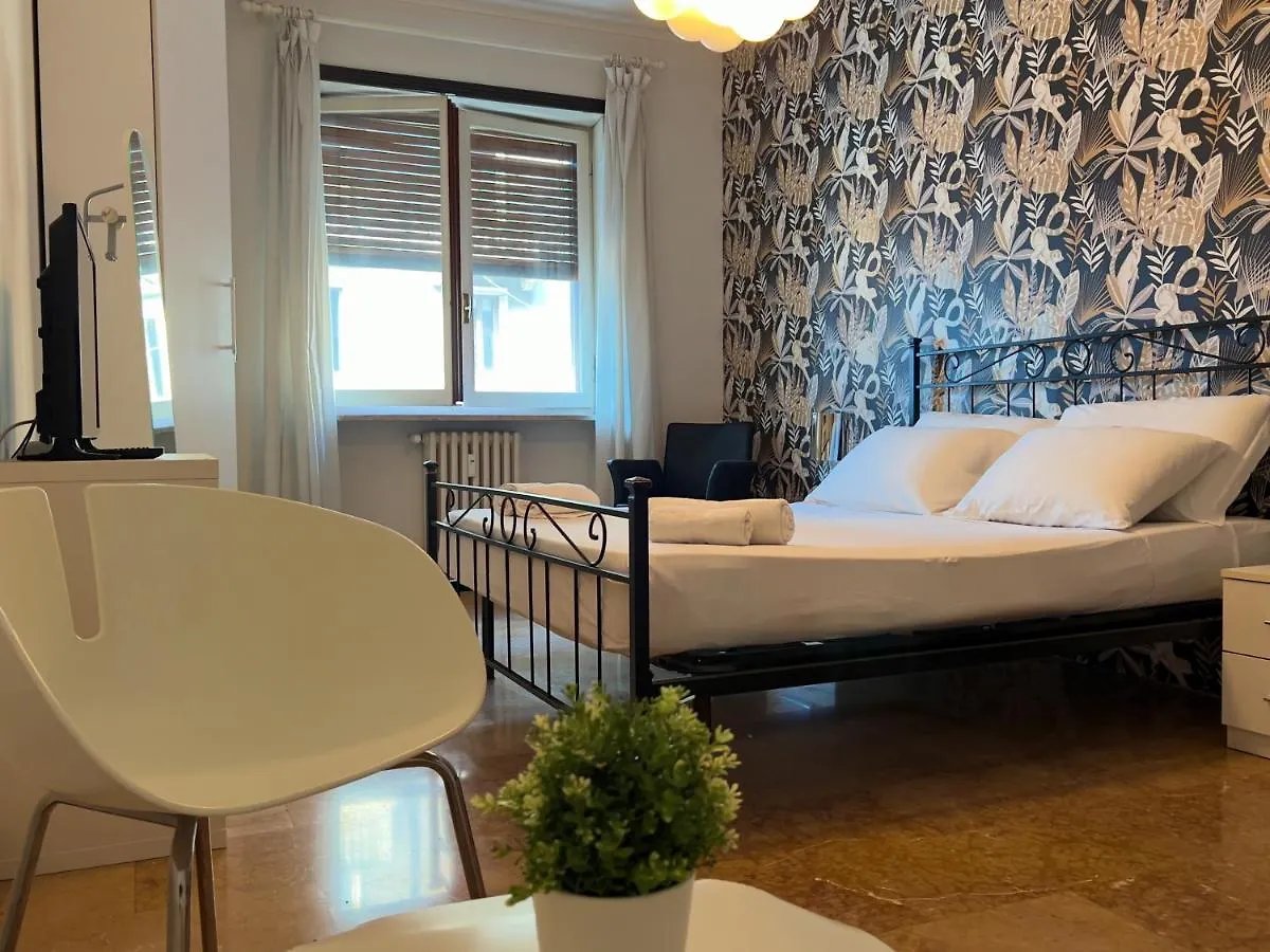 Appartme Guest House Seveso 40 Milan Bed & Breakfast