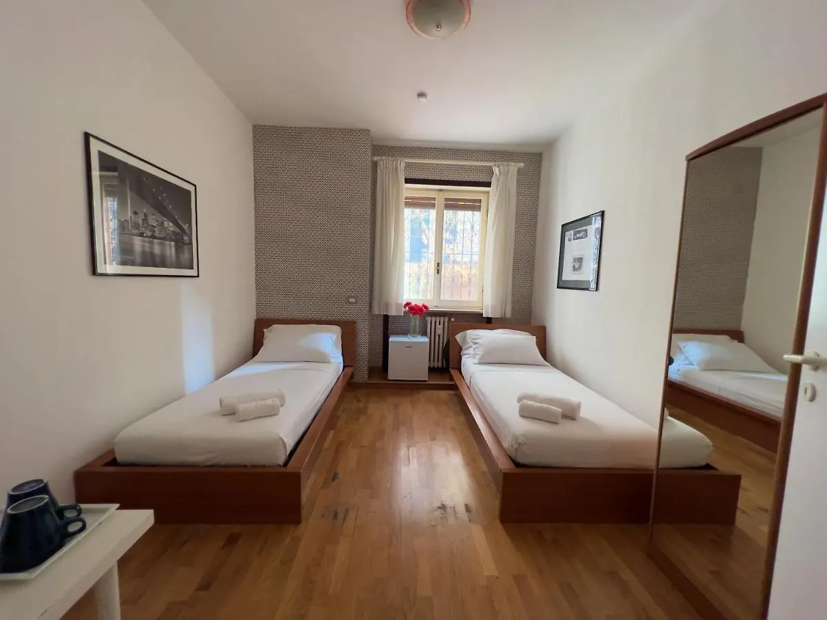 Bed & Breakfast Appartme Guest House Seveso 40 Milan Italy